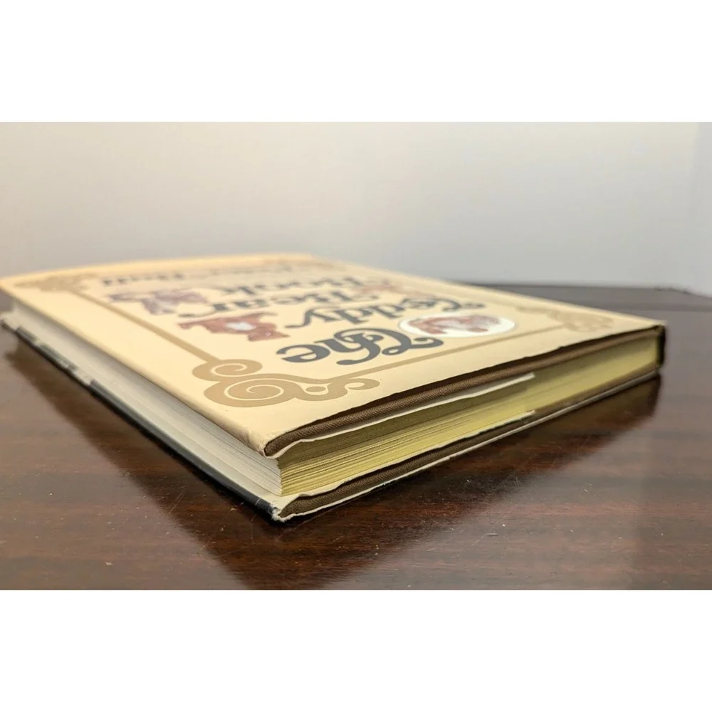 The Teddy Bear Book Peter Bull 1970 First American Edition HC Dust Jacket